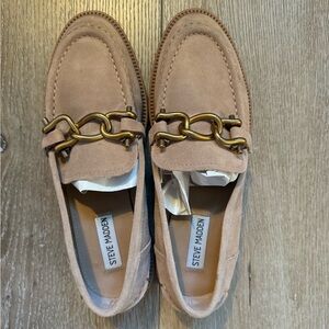 Steve Madden Beige Suede Loafers with Gold Chain